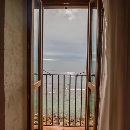 Del Castello Di Hostel