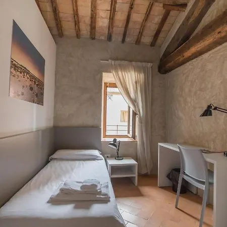 Hostel Del Castello Di Σάντα Σεβέρα