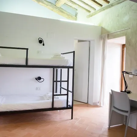 Del Castello Di Hostel *