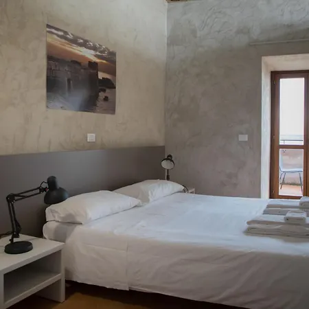 Del Castello Di Hostel Σάντα Σεβέρα