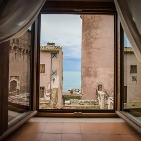 Del Castello Di Hostel