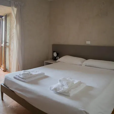 Del Castello Di Hostel